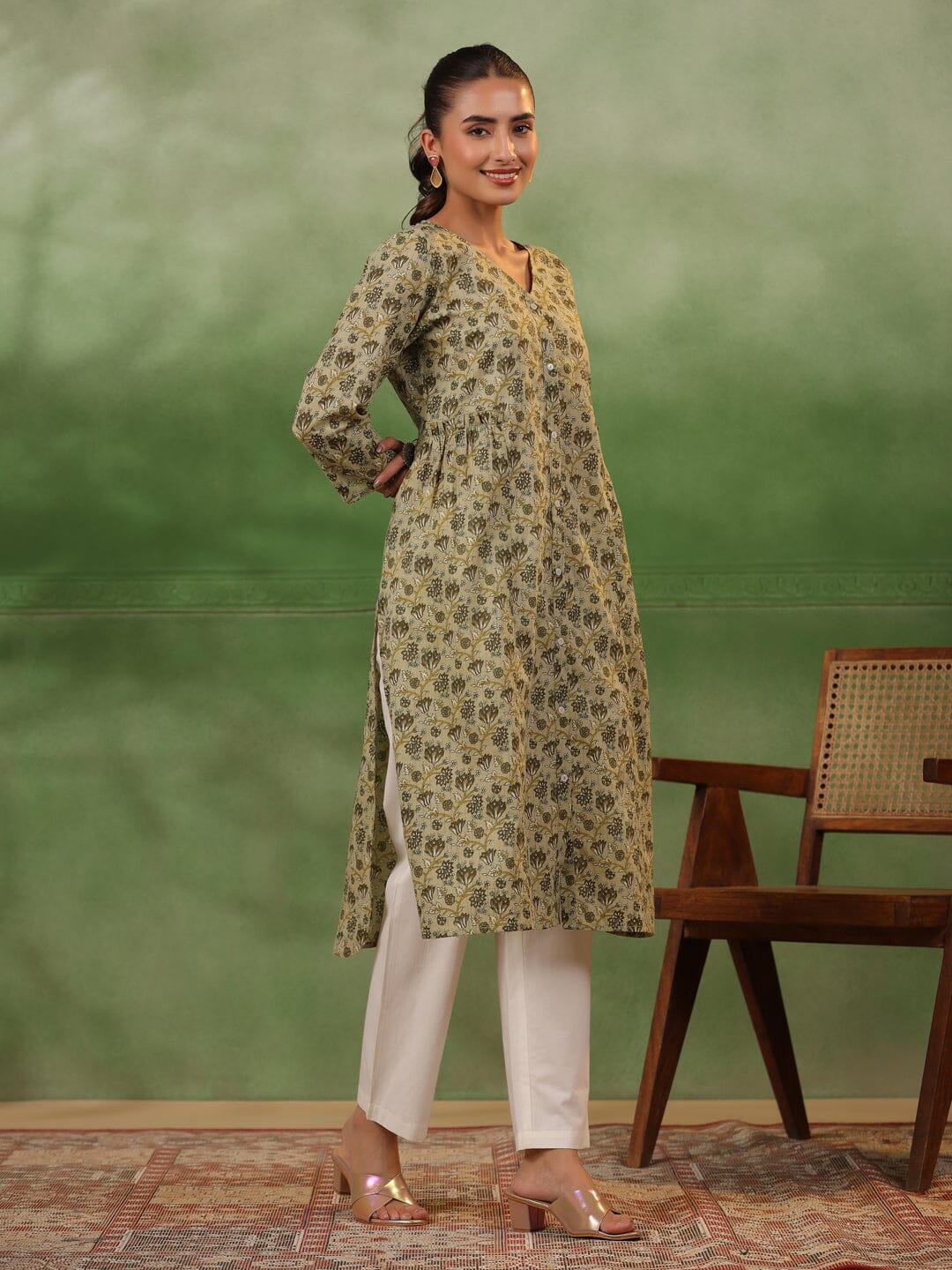 Flower Printed V-Neck Kurta Set Kurta set Rangdeep-Fashions 