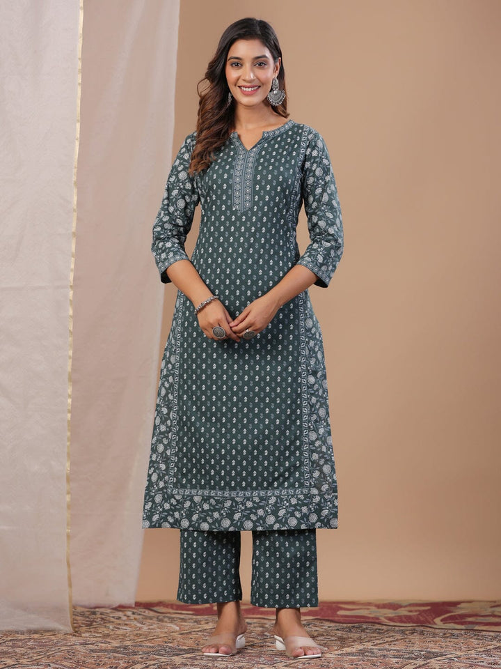 Green Floral Printed Kurta Set Kurta set Rangdeep-Fashions 