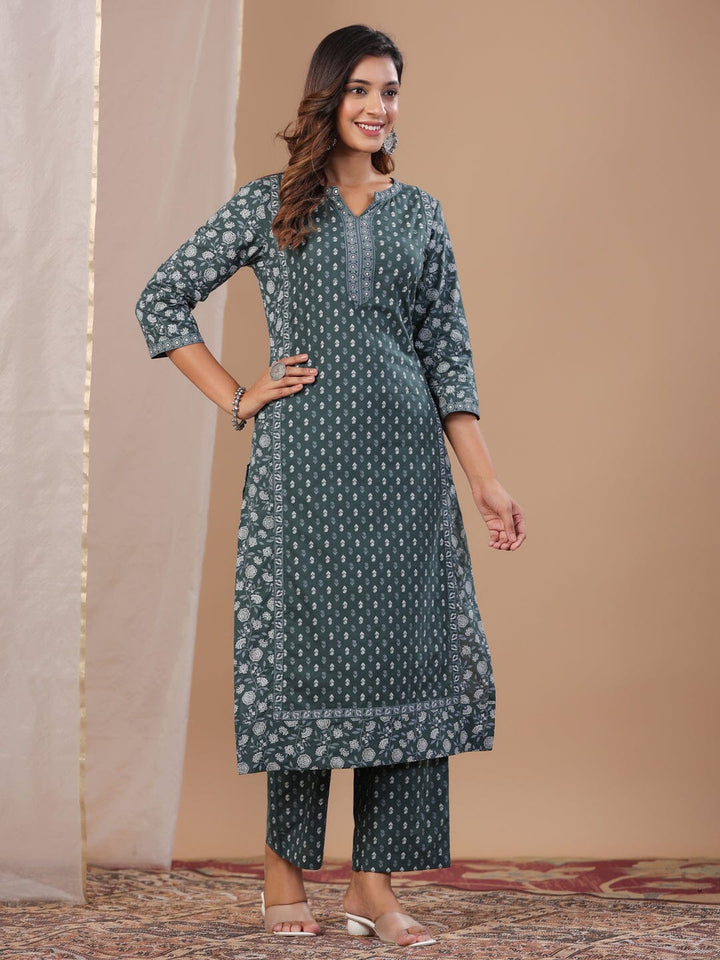 Green Floral Printed Kurta Set Kurta set Rangdeep-Fashions 