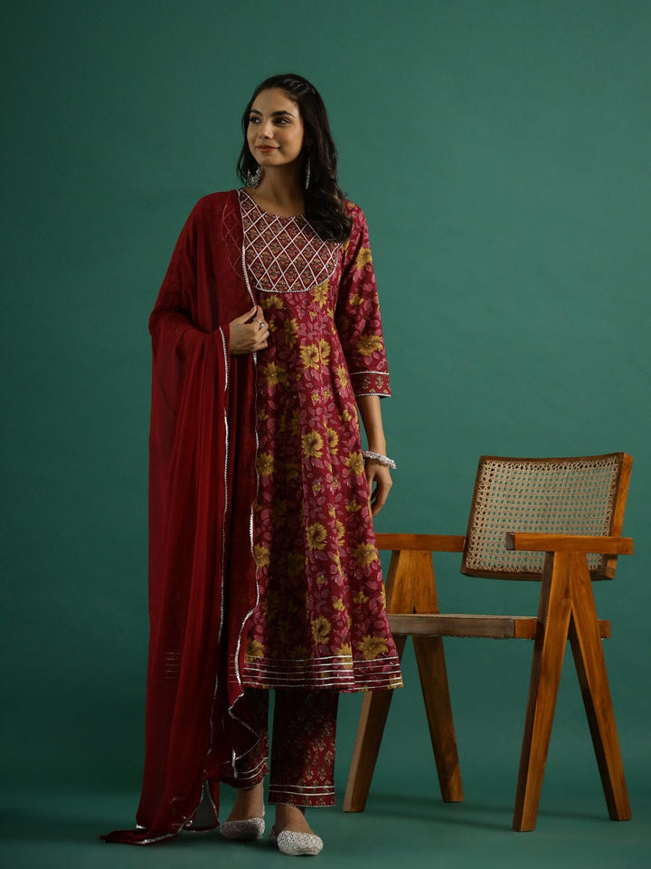 Red Flower Printed Round Neck Kurta Set Kurta set Rangdeep-Fashions 