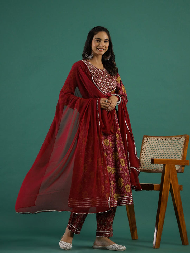 Red Flower Printed Round Neck Kurta Set Kurta set Rangdeep-Fashions 