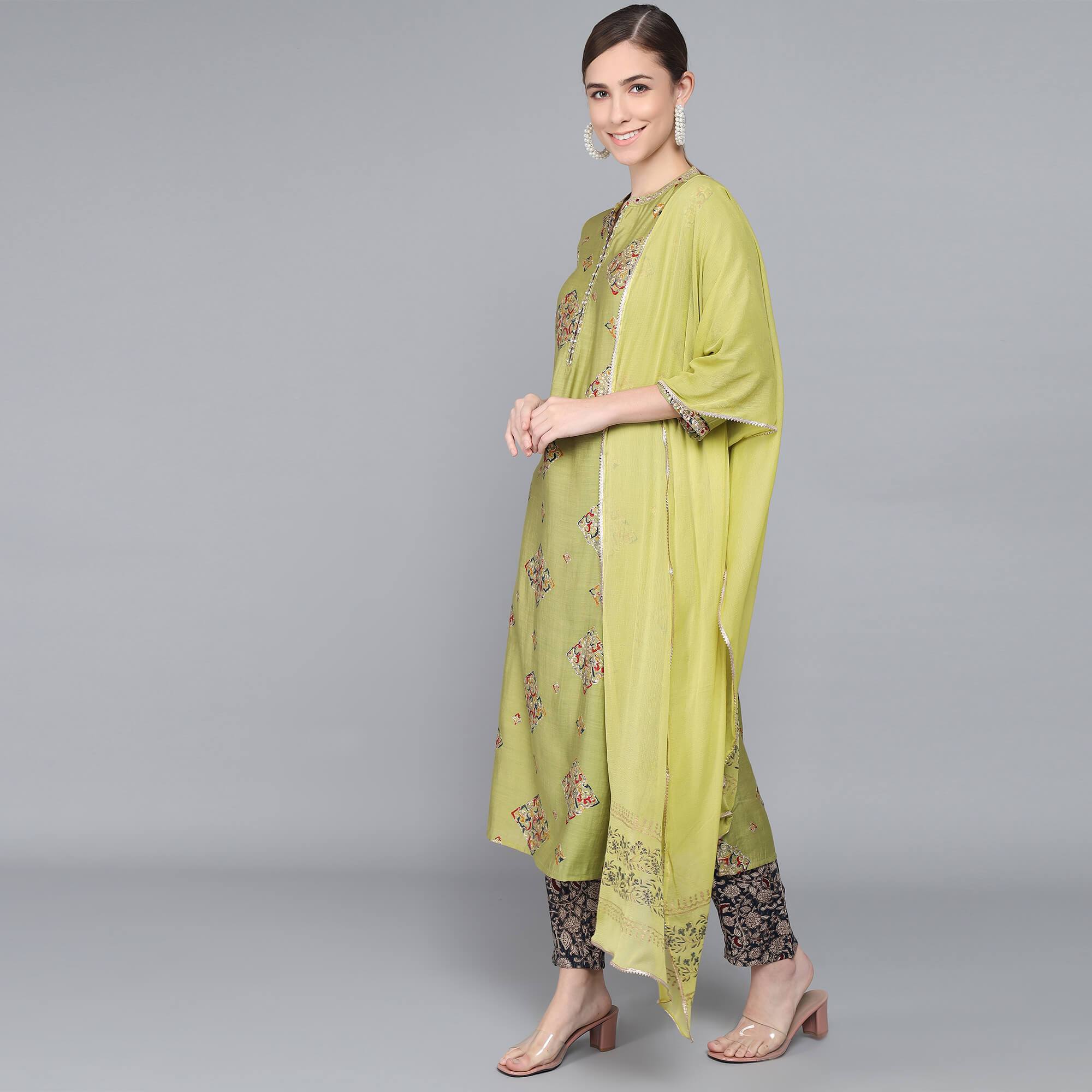 GREEN MUSLIN WOMEN'S KURTA PAJAMA DUPATTA SET muslin kurta Rangdeep-Fashions 